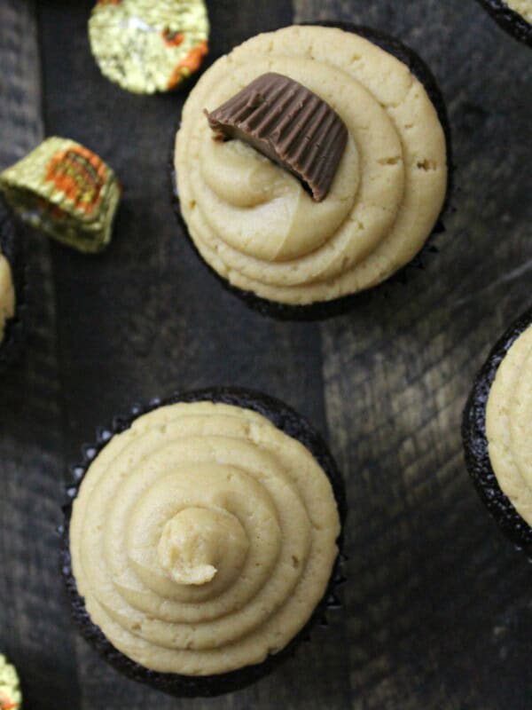 Peanut Butter & Chocolate Cupcakes