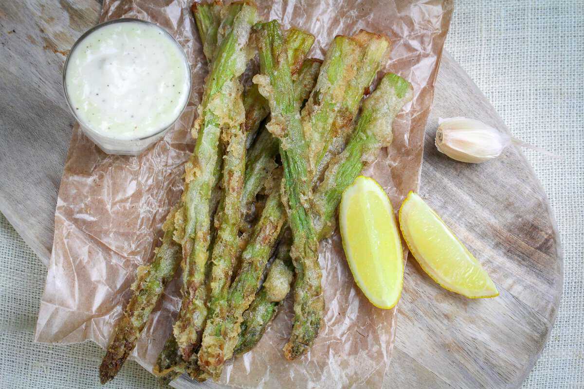 Crispy Fried Asparagus Spears with Garlic Aioli (Burgerville Copycat)