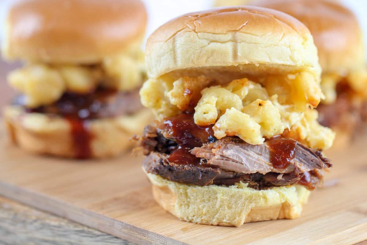 BBQ Sliders with Creamy Jalapeno Mac & Cheese