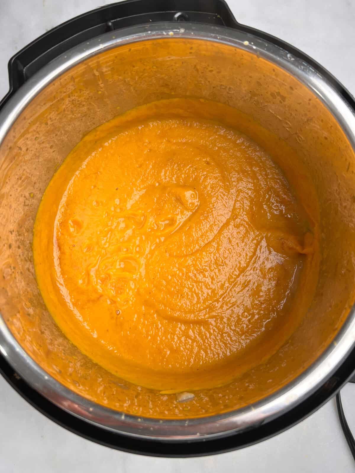 With rich, buttery flavor, warm spices, and a velvety smooth texture, this Copycat Panera Autumn Squash Soup tastes just like the restaurant! Pureed autumn squash soup in an instant pot