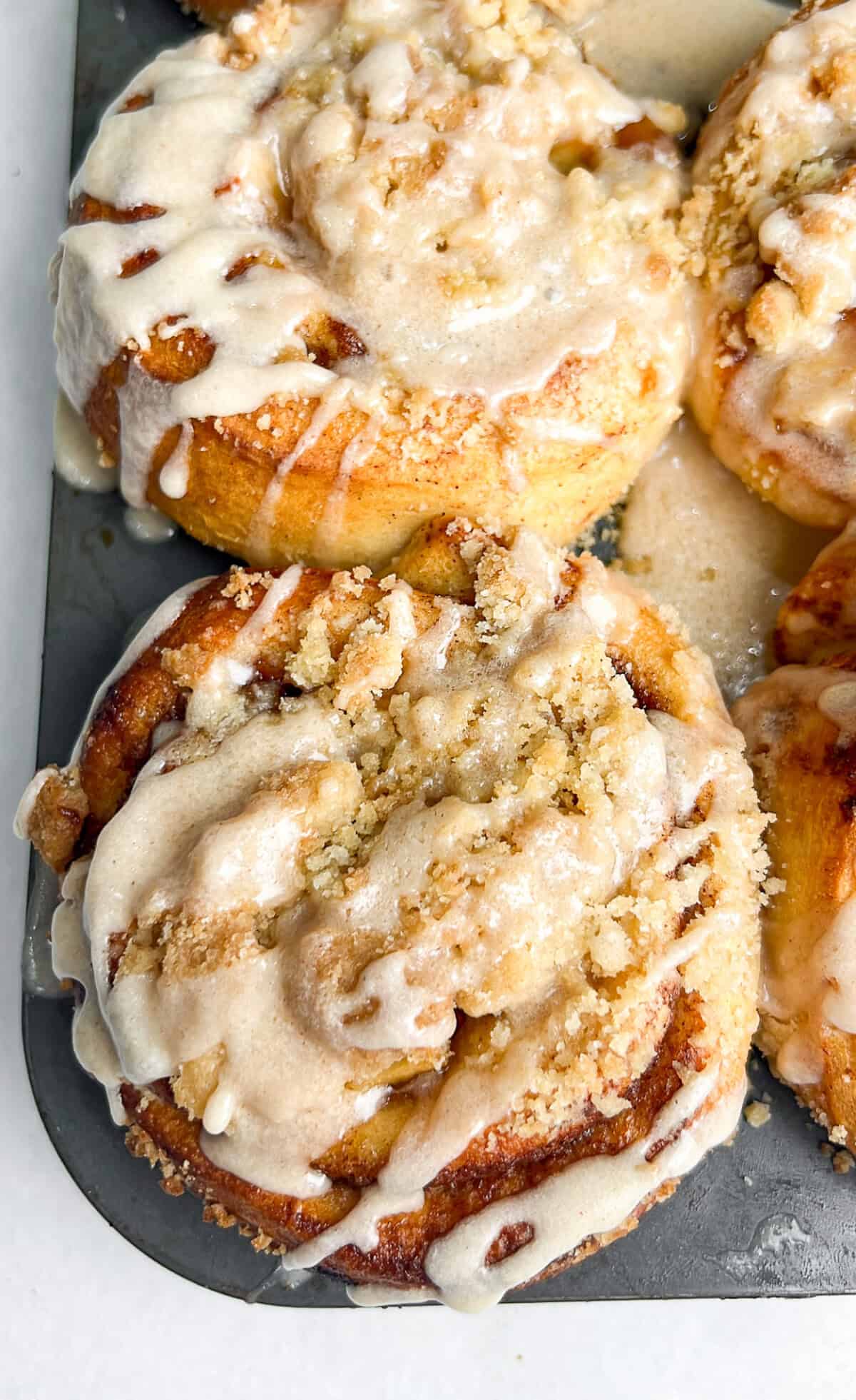 Apple pie cinnamon rolls