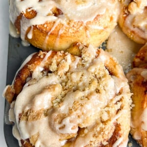 Apple pie cinnamon rolls