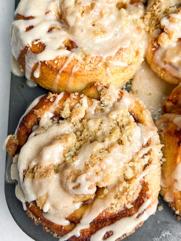 Apple pie cinnamon rolls