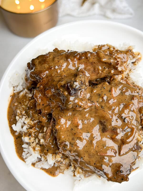 smothered beef and gravy