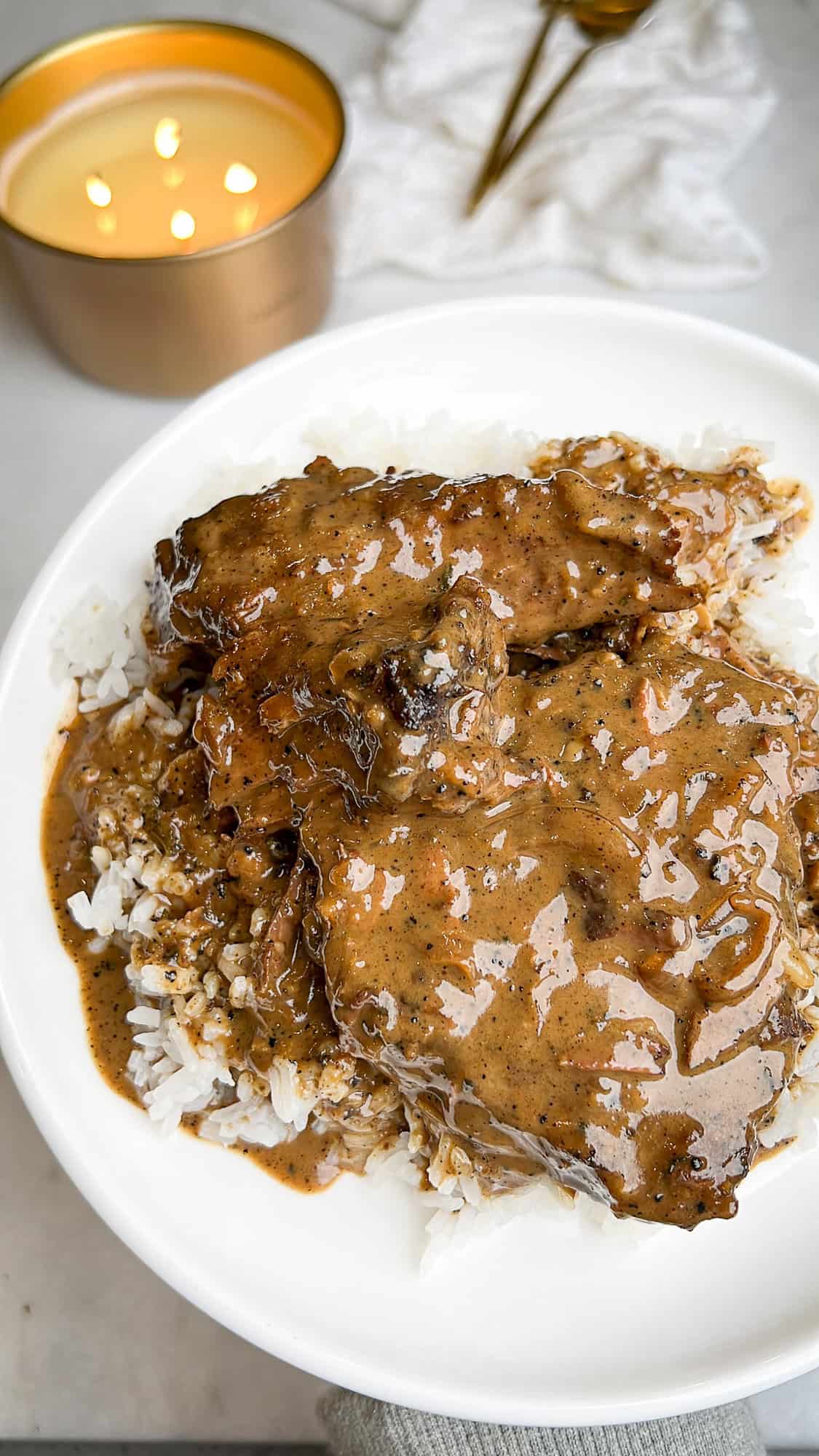 smothered beef and gravy