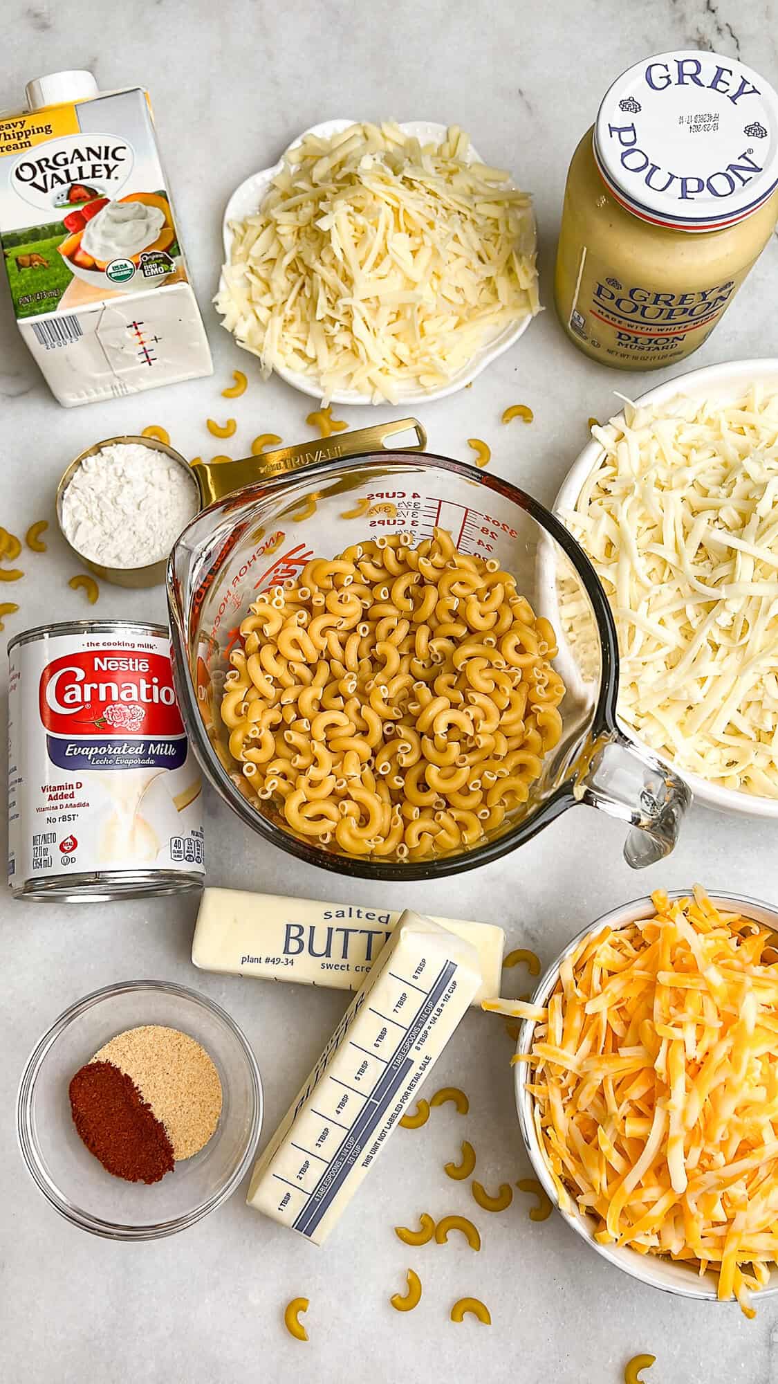 all of the ingredients measured out to make tini's mac and cheese