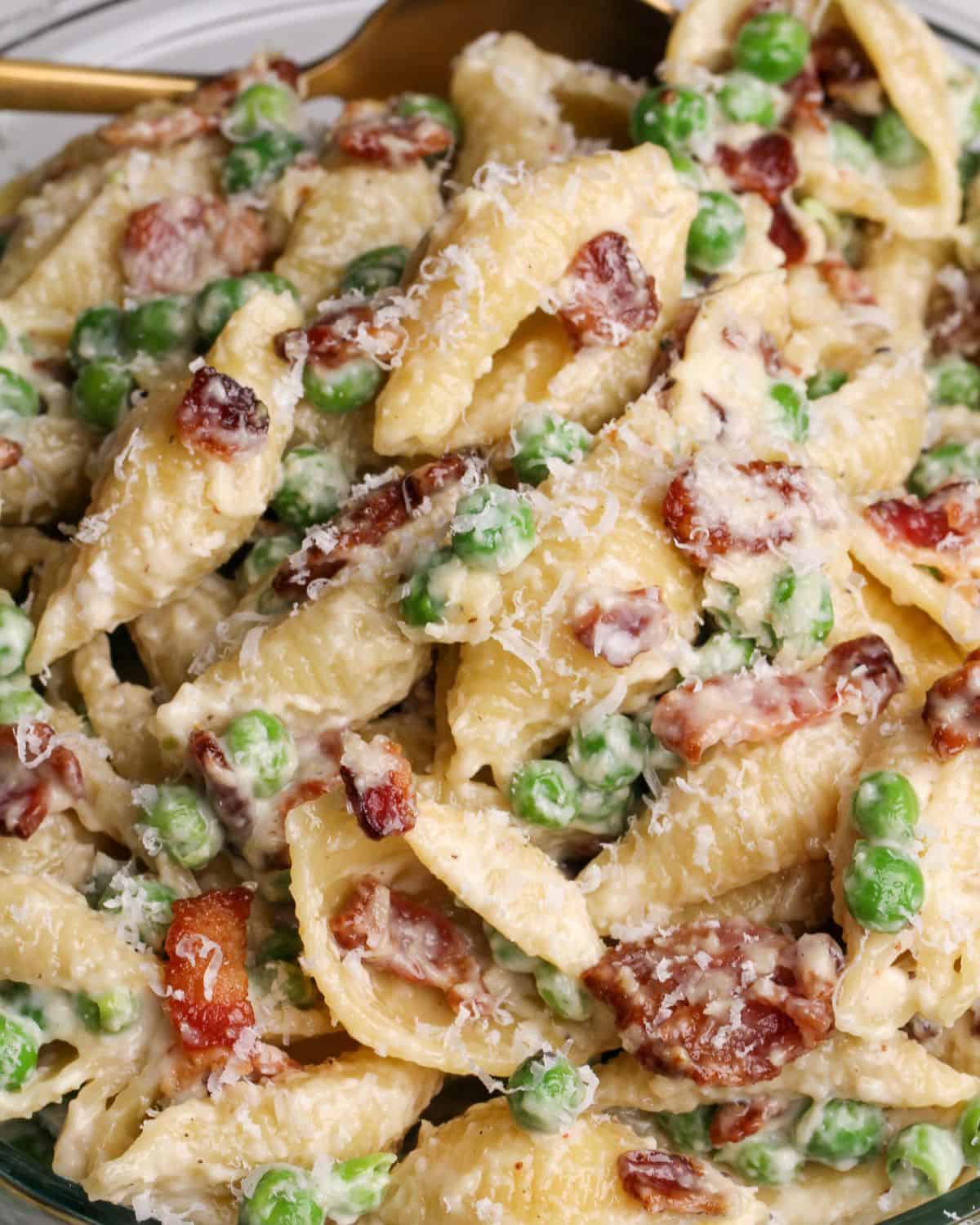 creamy pea and bacon pasta salad