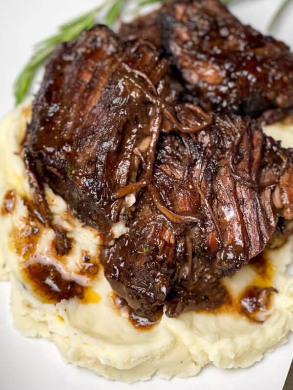 Featured image for red wine pot roast.