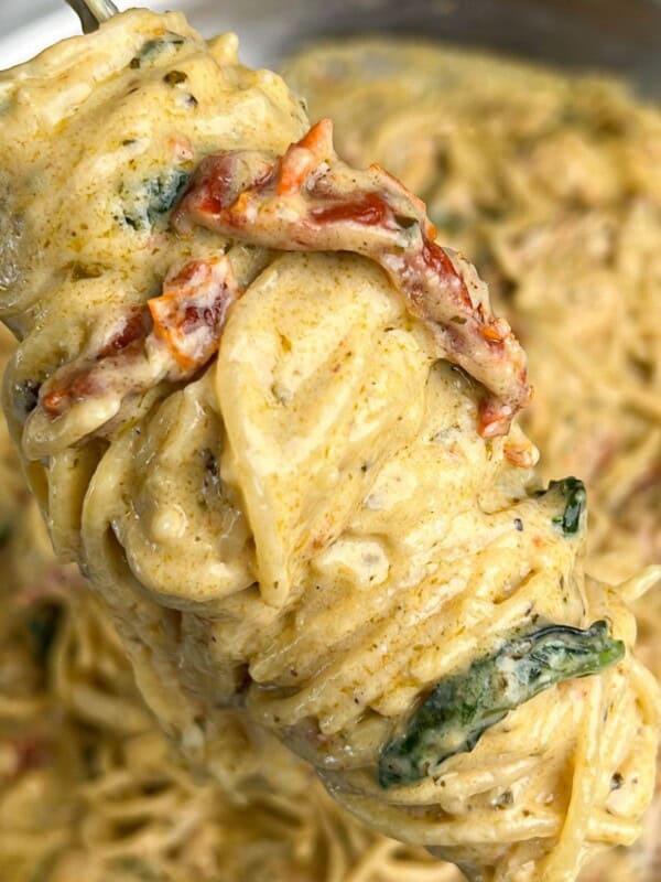 Feature image for pesto sun-dried tomato pasta