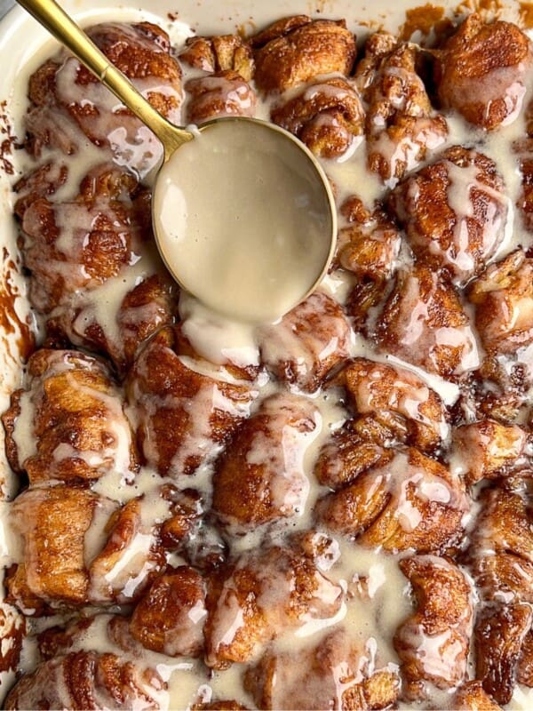 Featured image for cinnamon roll bites recipe.