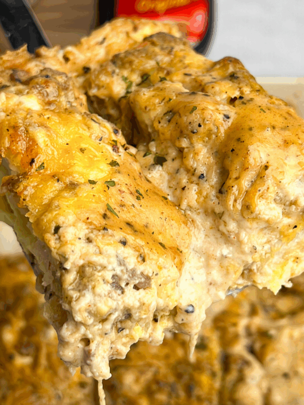 featured image of biscuit and gravy casserole on a spatula