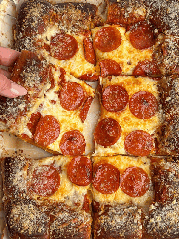 featured image for hawaiian roll pizza