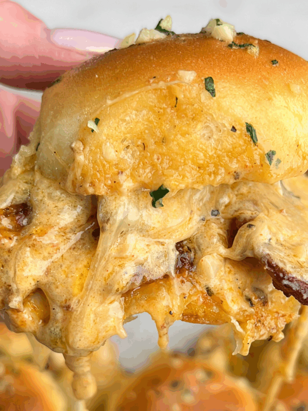 featured image for chicken alfredo sliders