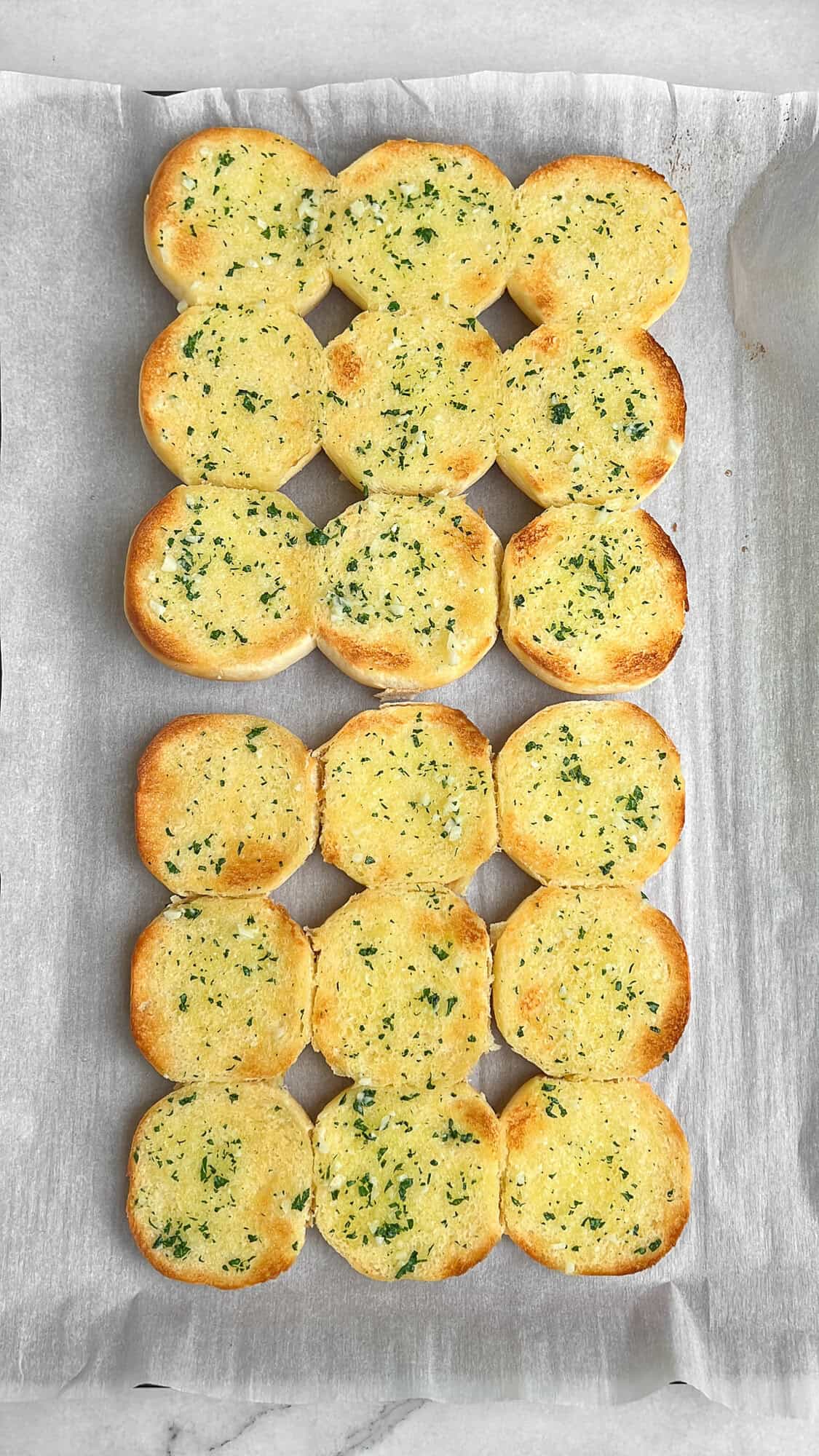 toasted slider buns for chicken alfredo sliders