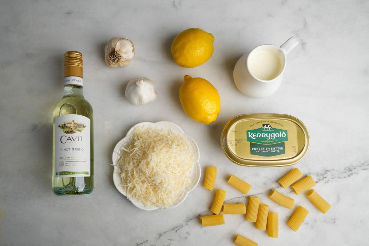 ingredients needed to make creamy lemon pasta