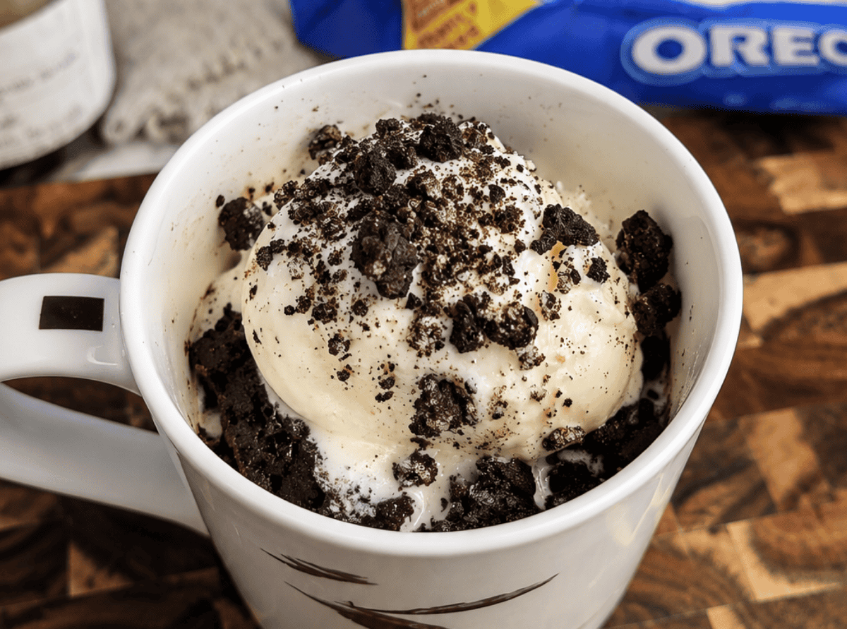 chocolate oreo mug cake