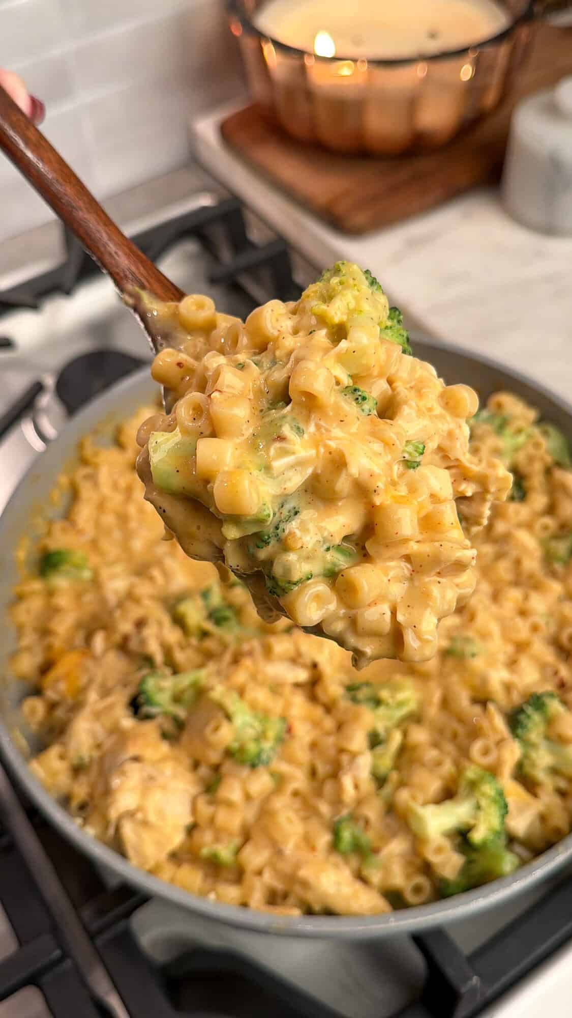 fully cooked broccoli cheddar pasta in a pan