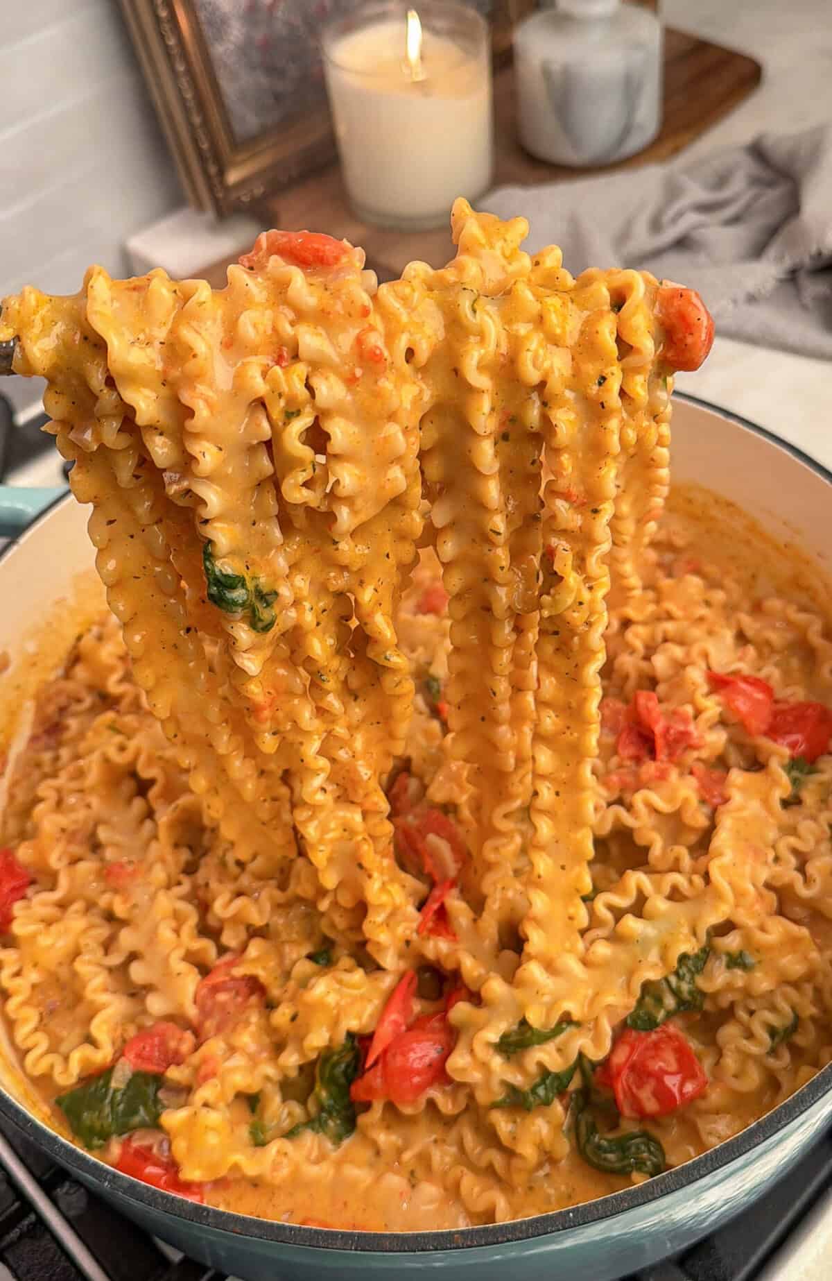 creamy tomato pesto pasta